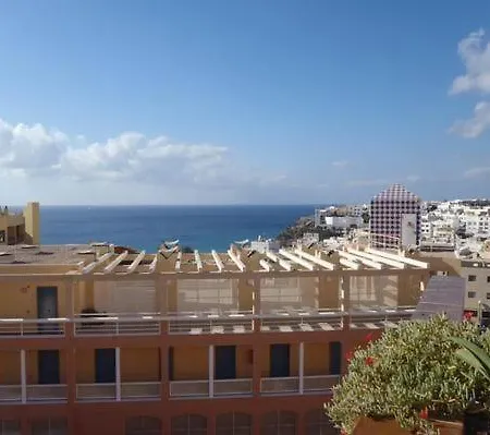 Schoene Mit Sonnenterrasse Und Meerblick Apartment *