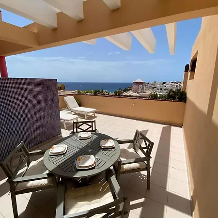 Schoene Mit Sonnenterrasse Und Meerblick Apartment